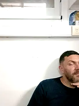 Snapshot of Alex_404040 chatting on September 19, 7:43 am Alex 404040 online show from September 19, 7:43 am