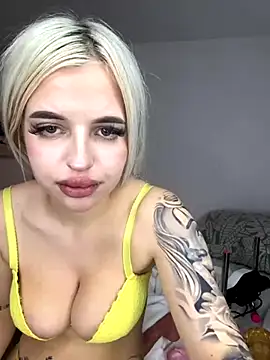 Snapshot of Steffi_Snowbunny chatting on October 8, 7:33 pm Steffi Snowbunny online show from October 8, 7:33 pm