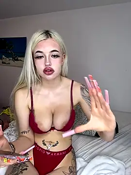 Snapshot of Steffi_Snowbunny chatting on October 13, 3:23 pm Steffi Snowbunny online show from October 13, 3:23 pm