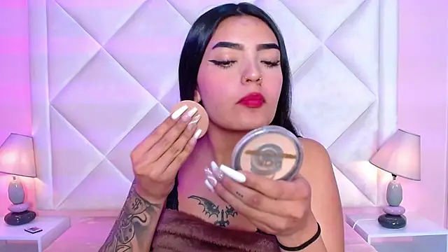 Miaa Smithh   online show from October 2, 12:23 pm