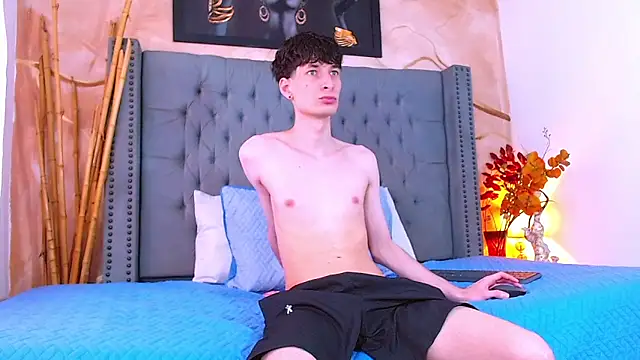 Snapshot of Luke_Carter chatting on February 16, 1:29 pm Luke Carter online show from February 16, 1:29 pm