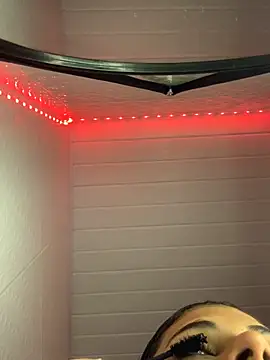 luluzinhax online show from September 29, 3:00 am