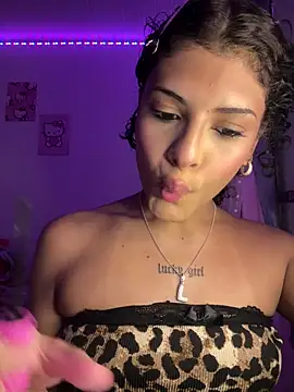 luluzinhax online show from April 4, 2:10 am