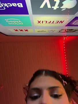 luluzinhax online show from April 8, 3:39 am