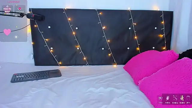 Snapshot of Danaa_moore_ chatting on October 25, 9:31 pm Danaa moore online show from October 25, 9:31 pm