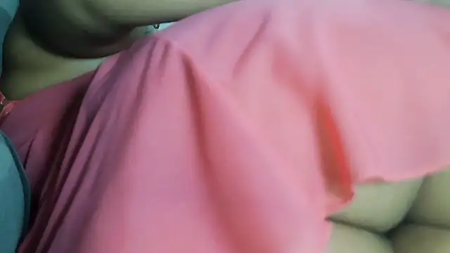 Snapshot of SecretBrunette chatting on June 3, 2:25 am SecretBrunette online show from June 3, 2:25 am