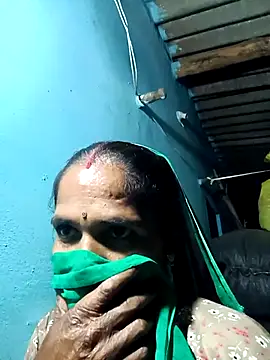 Snapshot of Hot-honi chatting on November 1, 1:24 pm Hot-honi online show from November 1, 1:24 pm