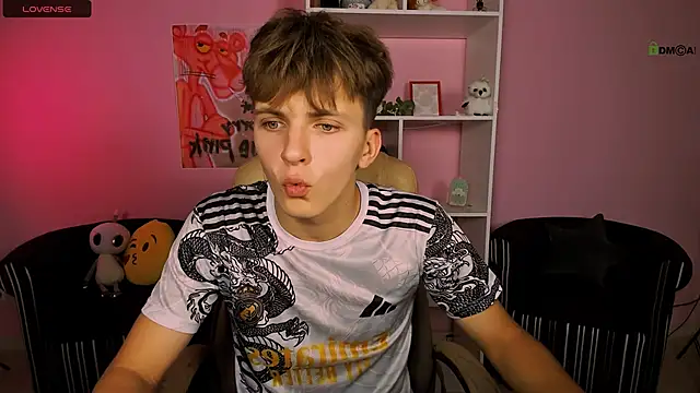 Snapshot of travis_wolf_ chatting on September 8, 7:13 pm travis wolf online show from September 8, 7:13 pm