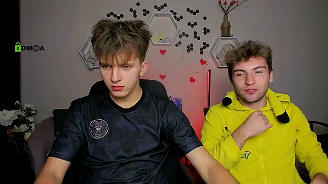 Snapshot of travis_wolf_ chatting on September 13, 6:51 pm travis wolf online show from September 13, 6:51 pm