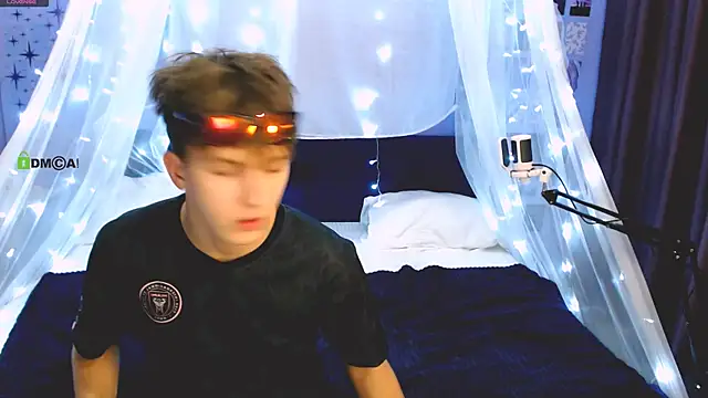 Snapshot of travis_wolf_ chatting on September 26, 7:29 pm travis wolf online show from September 26, 7:29 pm