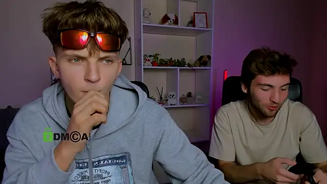 Snapshot of travis_wolf_ chatting on October 4, 7:01 pm travis wolf online show from October 4, 7:01 pm