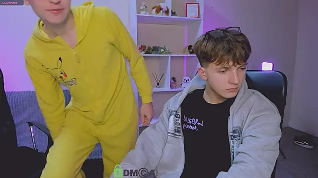 Snapshot of travis_wolf_ chatting on October 11, 7:12 pm travis wolf online show from October 11, 7:12 pm