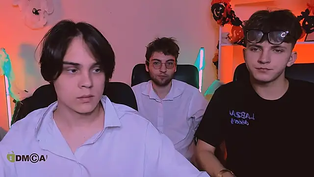 Snapshot of travis_wolf_ chatting on October 26, 7:53 pm travis wolf online show from October 26, 7:53 pm