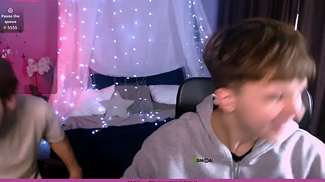 Snapshot of travis_wolf_ chatting on November 12, 7:57 pm travis wolf online show from November 12, 7:57 pm