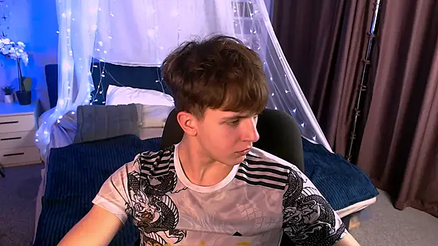 Snapshot of travis_wolf_ chatting on November 23, 9:03 pm travis wolf online show from November 23, 9:03 pm