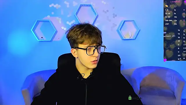 Snapshot of travis_wolf_ chatting on December 1, 8:36 pm travis wolf online show from December 1, 8:36 pm