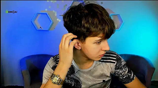 Snapshot of travis_wolf_ chatting on December 3, 8:07 pm travis wolf online show from December 3, 8:07 pm