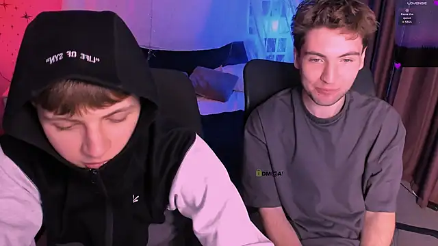 Snapshot of travis_wolf_ chatting on December 17, 8:59 pm travis wolf online show from December 17, 8:59 pm