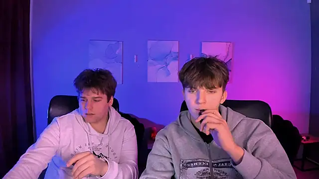 Snapshot of travis_wolf_ chatting on February 5, 9:58 am travis wolf online show from February 5, 9:58 am