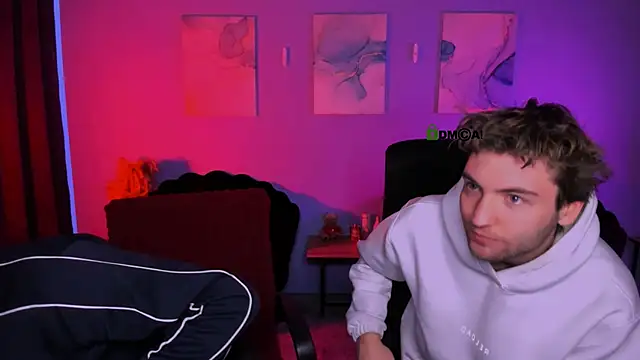 Snapshot of travis_wolf_ chatting on February 8, 9:45 am travis wolf online show from February 8, 9:45 am