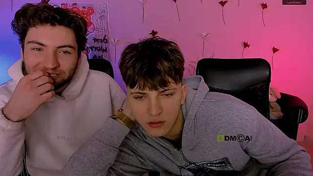 Snapshot of travis_wolf_ chatting on February 15, 9:41 am travis wolf online show from February 15, 9:41 am