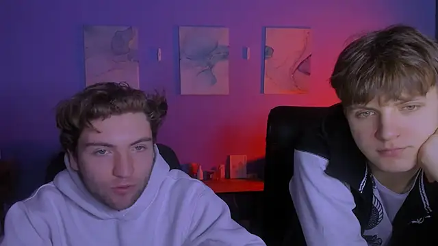 Snapshot of travis_wolf_ chatting on February 26, 9:41 am travis wolf online show from February 26, 9:41 am