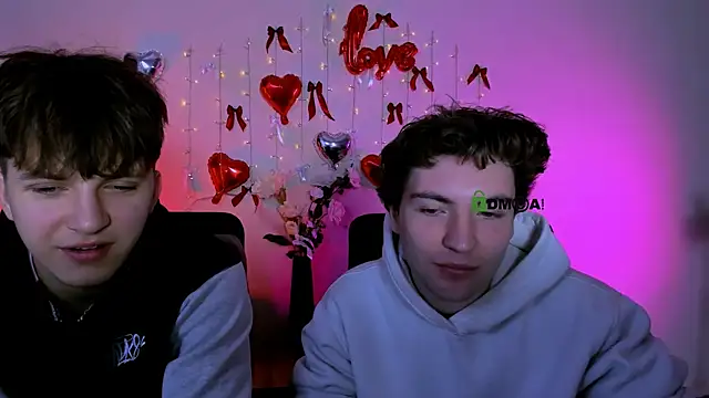 Snapshot of travis_wolf_ chatting on March 1, 9:55 am travis wolf online show from March 1, 9:55 am