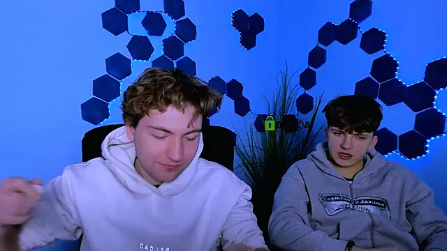 Snapshot of travis_wolf_ chatting on March 3, 9:26 am travis wolf online show from March 3, 9:26 am