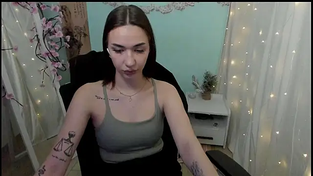 Snapshot of Bella_Night4 chatting on March 18, 7:22 am Bella Night4 online show from March 18, 7:22 am