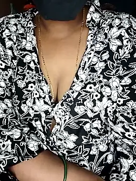 Snapshot of SindhuHappy chatting on November 5, 3:23 pm SindhuHappy online show from November 5, 3:23 pm