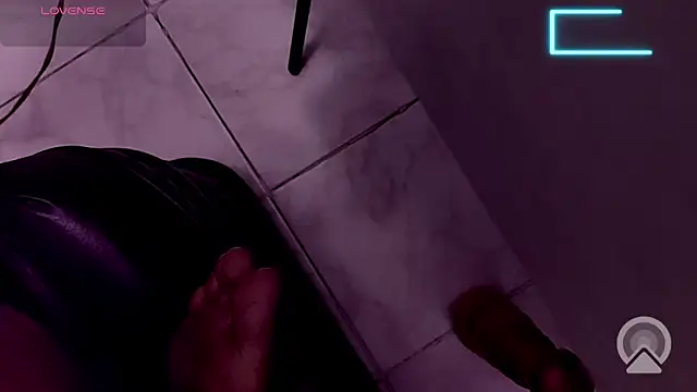 royeoy22 online show from December 2, 11:59 am