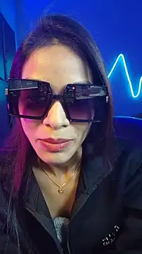 royeoy22 online show from January 19, 2:10 pm