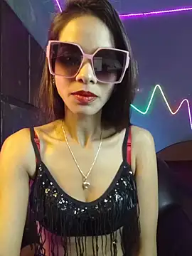 royeoy22 online show from April 11, 1:59 pm