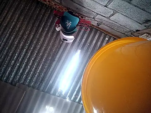 Snapshot of SaraBust chatting on October 5, 4:27 pm SaraBust online show from October 5, 4:27 pm