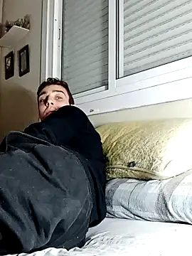 josemcf26 online show from December 2, 9:28 pm