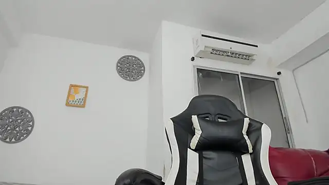 Jax Maliq online show from October 5, 12:20 am