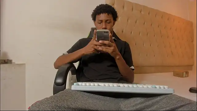 Jax Maliq online show from November 27, 9:28 pm