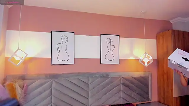 Mia Valentine  online show from February 25, 8:07 pm