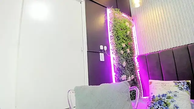 Skarlett hot  online show from February 5, 9:41 pm