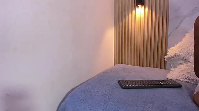 Valentinaliux  online show from March 19, 11:47 am