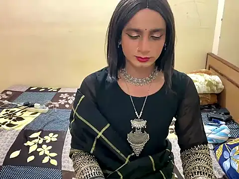 LuvLayla online show from December 19, 6:37 pm