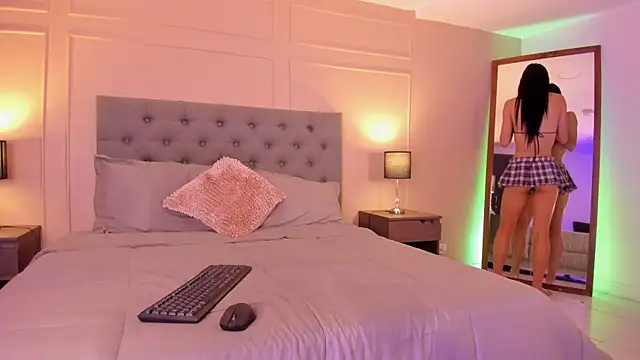 ALICESANDOVAL online show from September 11, 11:54 am