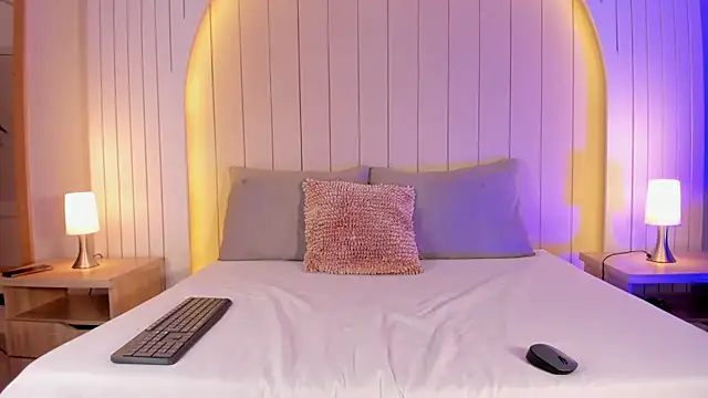 ALICESANDOVAL online show from December 17, 11:38 am