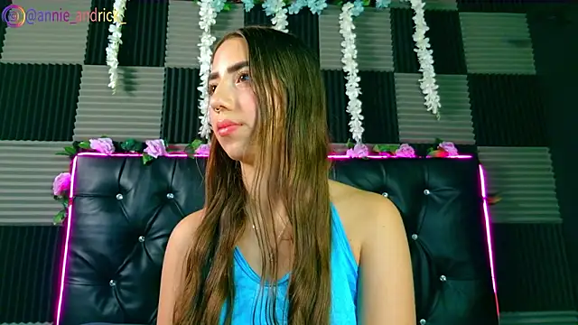  leda swan  online show from February 3, 1:27 pm