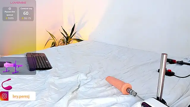 bryXonStorm online show from December 19, 4:41 am