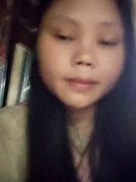 Snapshot of omiu-baby chatting on April 23, 5:19 am omiu-baby online show from April 23, 5:19 am