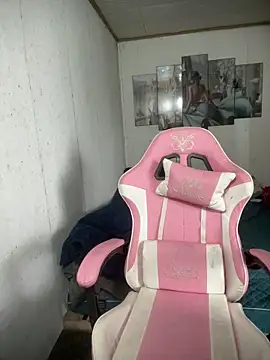 SarahBeii online show from April 2, 3:37 am