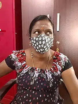Snapshot of umashreetamil chatting on February 11, 5:34 am umashreetamil online show from February 11, 5:34 am