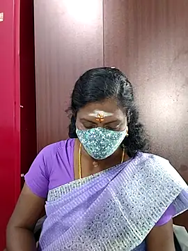 Snapshot of umashreetamil chatting on February 13, 3:02 am umashreetamil online show from February 13, 3:02 am
