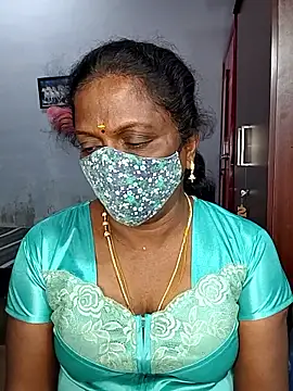 Snapshot of umashreetamil chatting on February 18, 6:04 pm umashreetamil online show from February 18, 6:04 pm